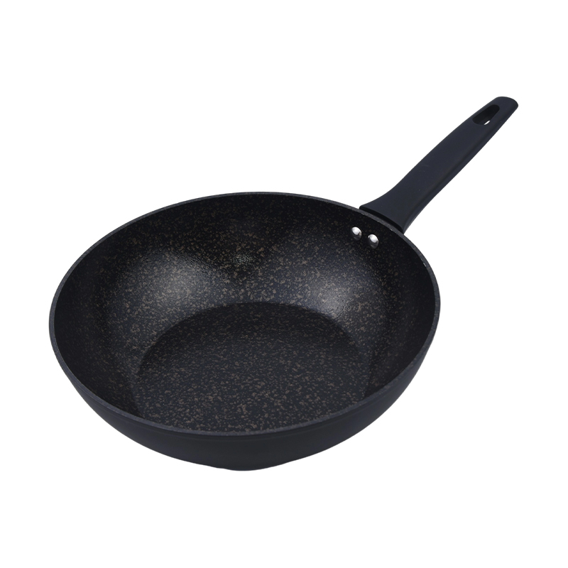 Wok alúmanaim brionnaithe le Marmar Óir Dubh